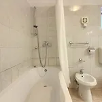Wonderful Dvori With Private Pool For 12 Persons Near Pula Vila Ližnjan