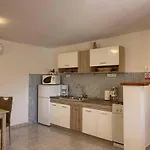 Wonderful Dvori With Private Pool For 12 Persons Near Pula Vila