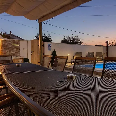 Wonderful Dvori With Private Pool For 12 Persons Near Pula Villa *