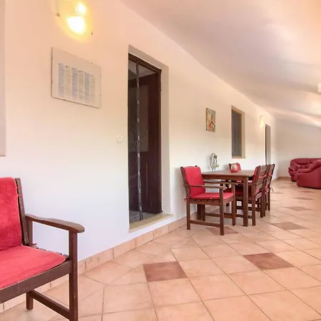 Wonderful Dvori With Private Pool For 12 Persons Near Pula *