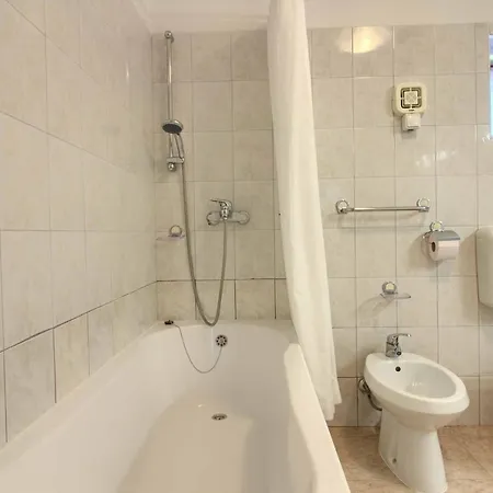 Wonderful Dvori With Private Pool For 12 Persons Near Pula Villa Ližnjan