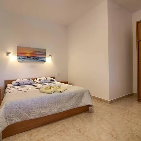 Villa Wonderful Dvori With Private Pool For 12 Persons Near Pula *