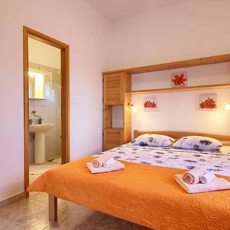 Villa Wonderful Dvori With Private Pool For 12 Persons Near Pula