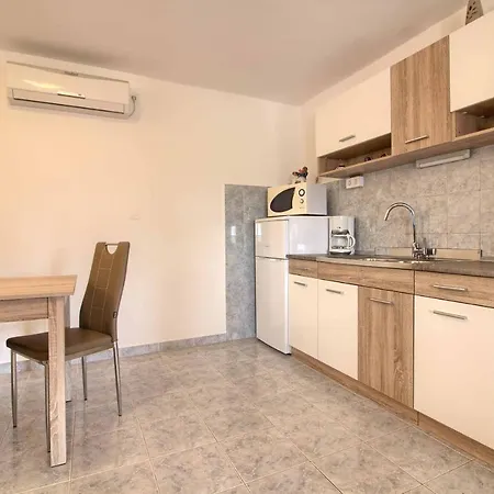 Villa Wonderful Dvori With Private Pool For 12 Persons Near Pula