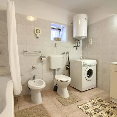 Villa Wonderful Dvori With Private Pool For 12 Persons Near Pula *
